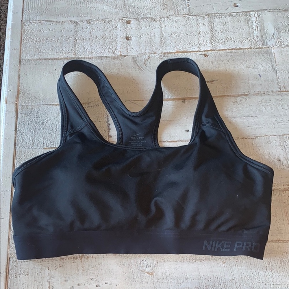 Nike pro sports bra